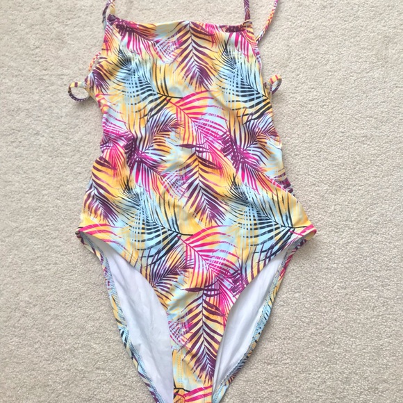 UO | minimal one-piece - Picture 4 of 8